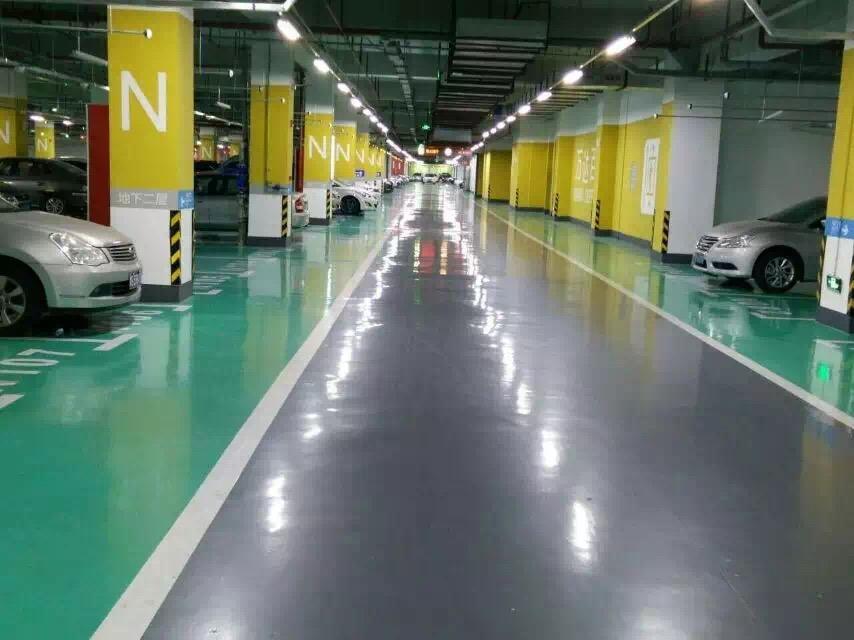 停車(chē)場(chǎng)環(huán)氧地坪漆施工后的地面應達到怎樣的標準？