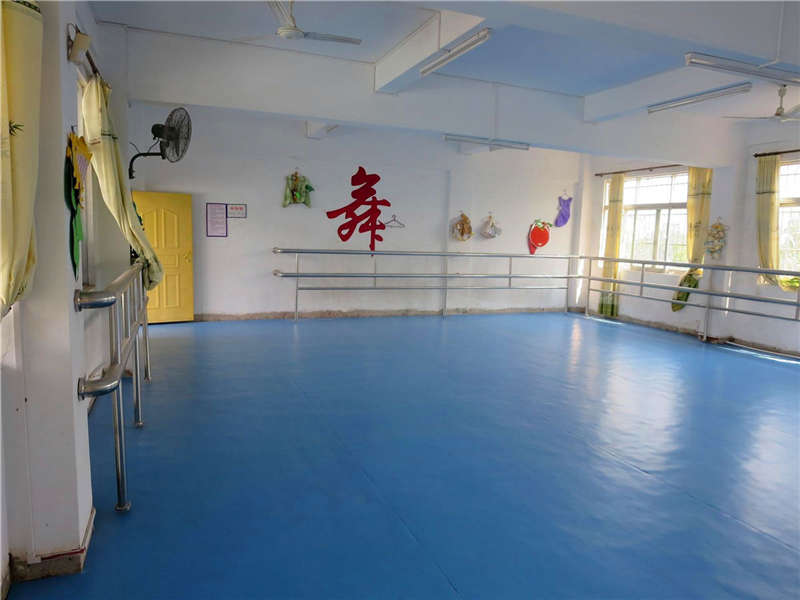 制定專(zhuān)業(yè)的環(huán)氧地坪漆施工方案需要這樣做