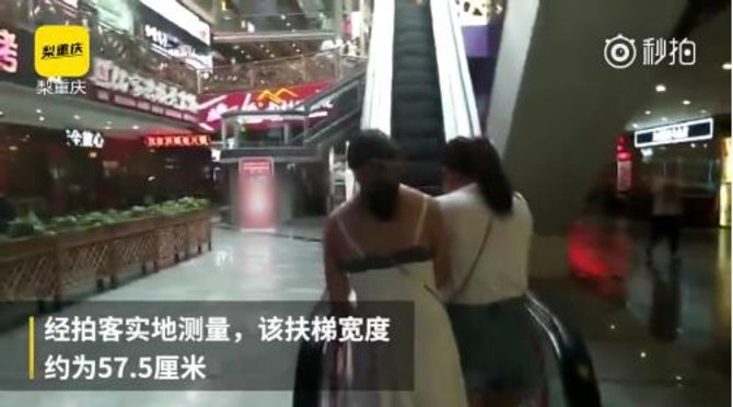 用重慶環(huán)氧地坪涂料施工的商場(chǎng)因為“它”火了