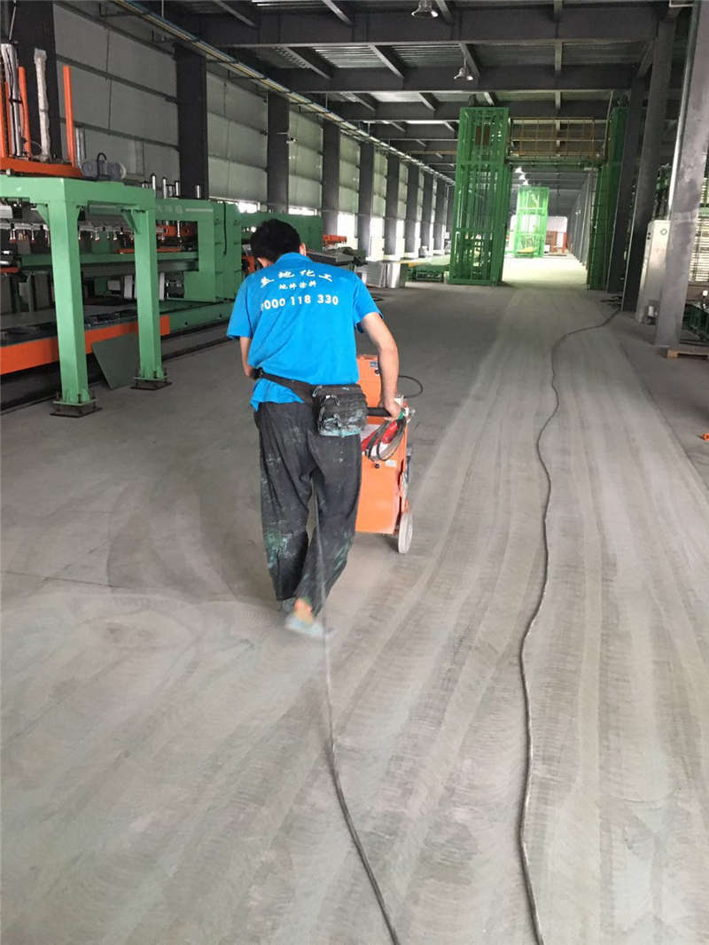 廣州地板漆施工廠(chǎng)家口中的三分涂料七分施工