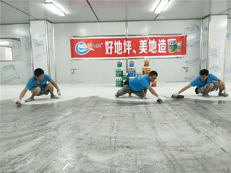 金剛砂耐磨地坪材料施工中，能這樣增強地坪的實(shí)用性
