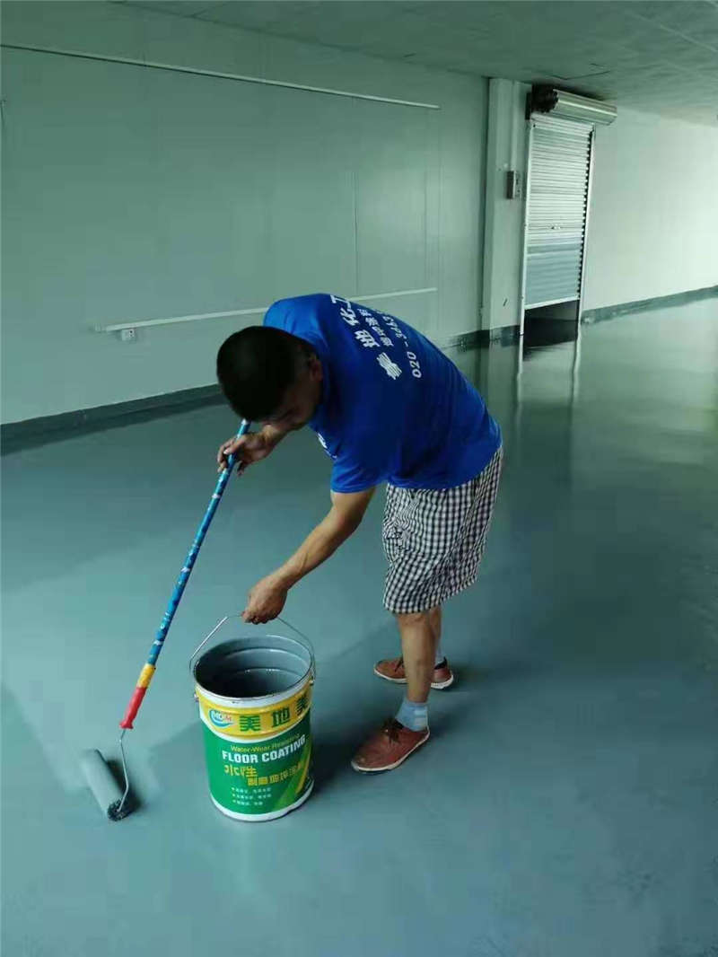 影響重慶水性地坪漆公司發(fā)展的外部因素有哪些？