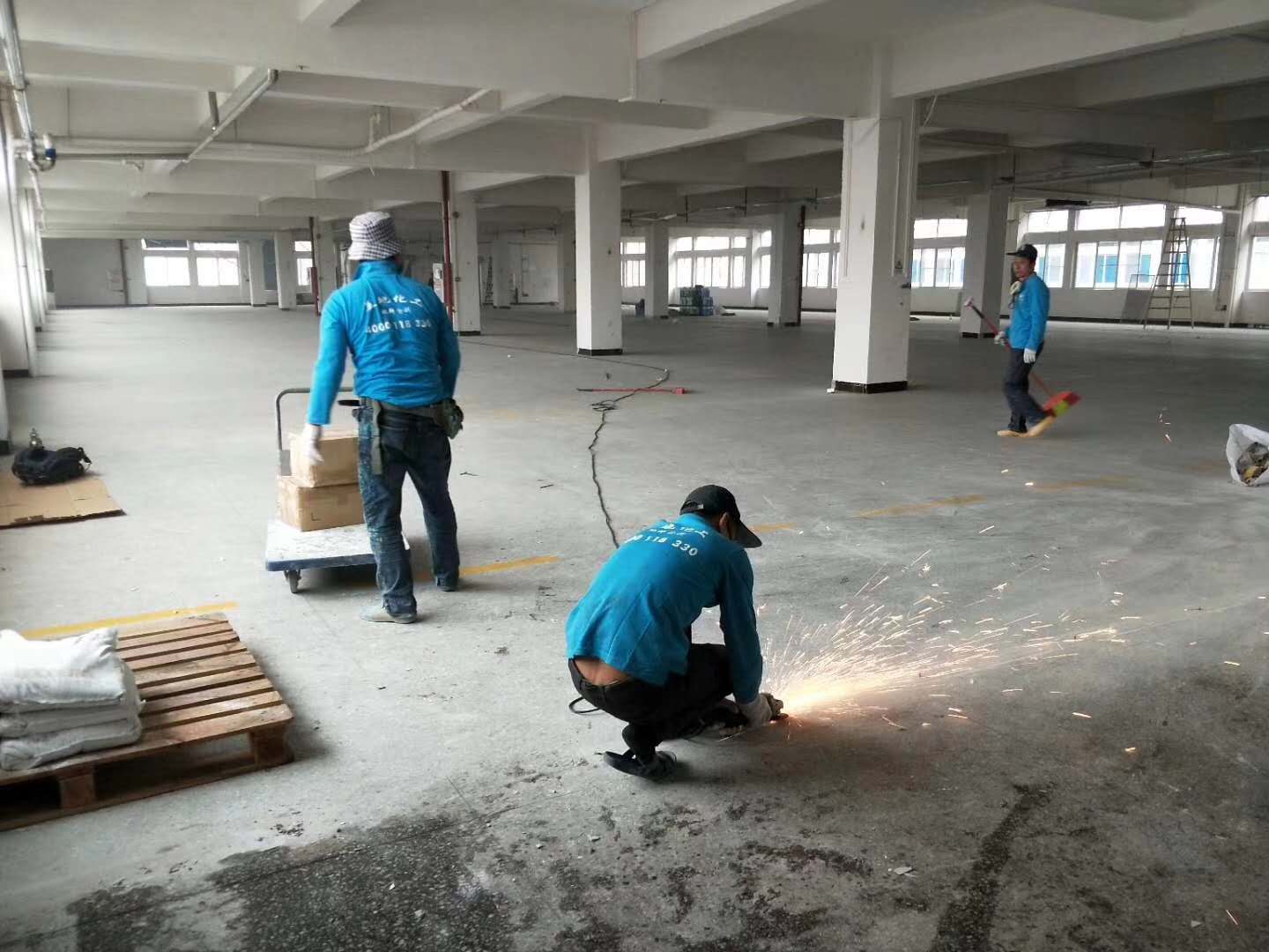 水性地坪涂料施工方案中有關(guān)翻新的的步驟有哪些？