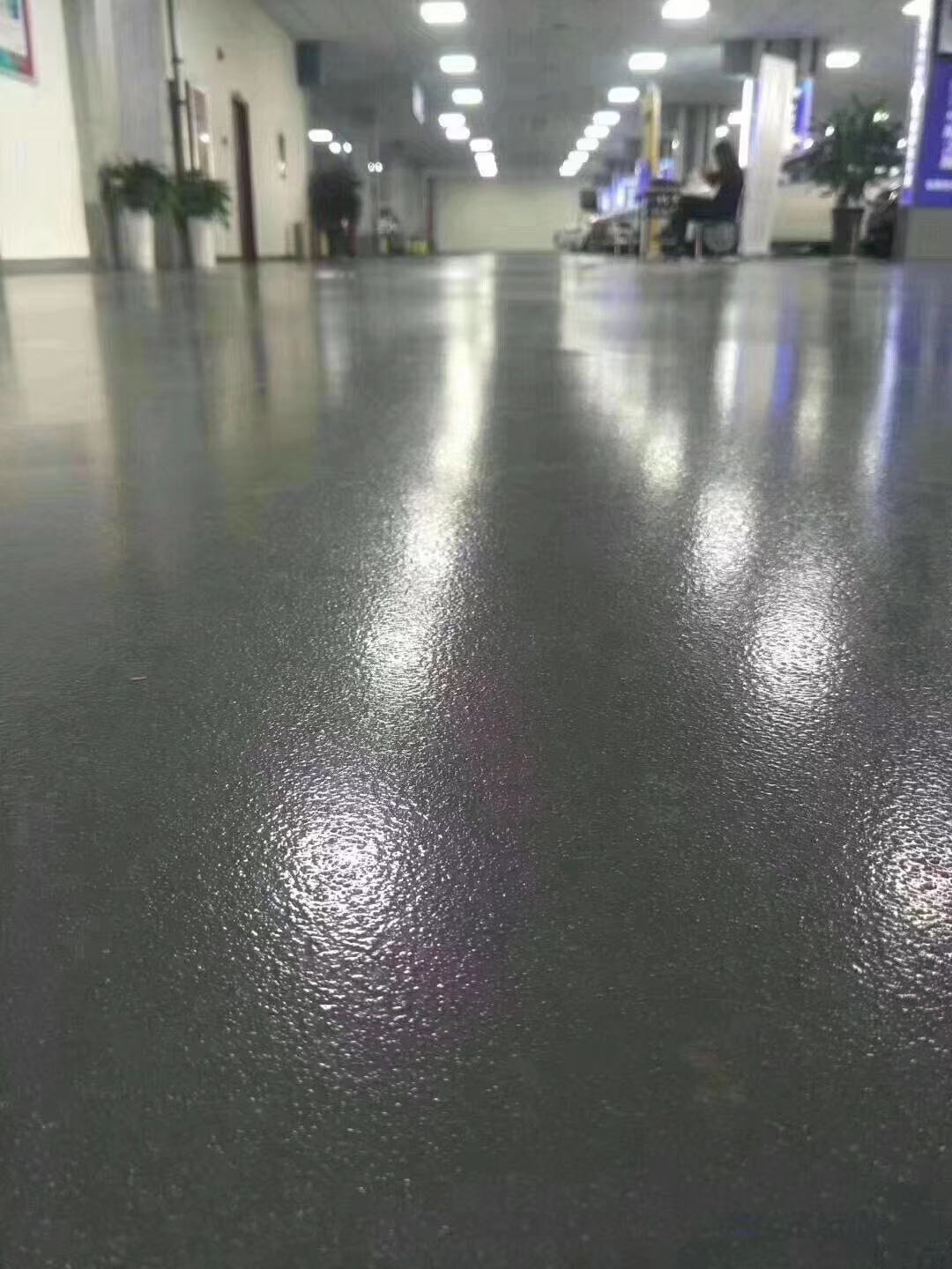 滲透型硬化地坪漆和環(huán)氧地坪漆有何區別