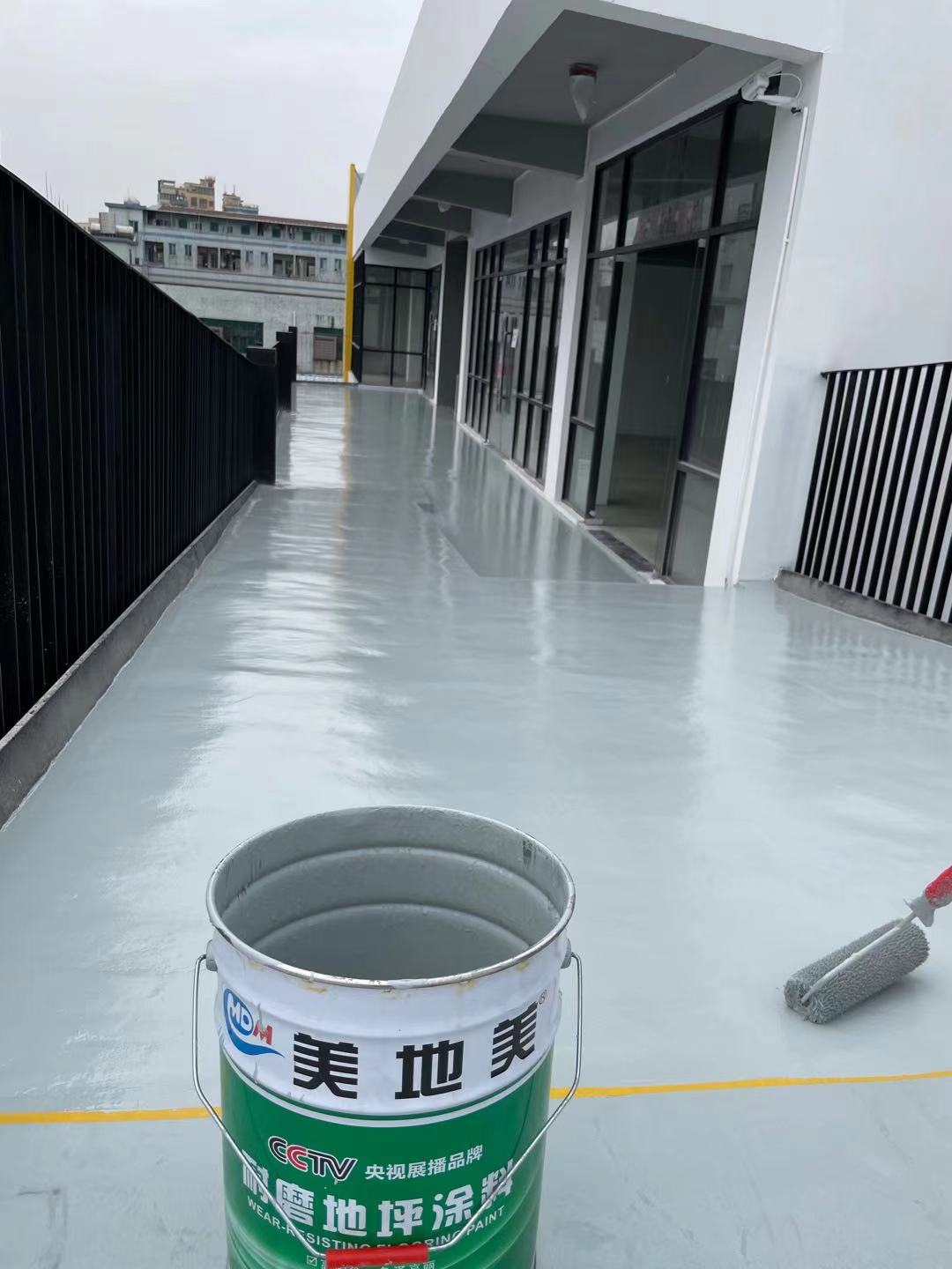 滲透型硬化地坪漆和環(huán)氧地坪漆有何區別
