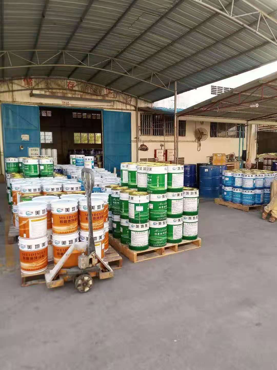 環(huán)氧彩砂自流平地坪施工時(shí)需要注意的事項